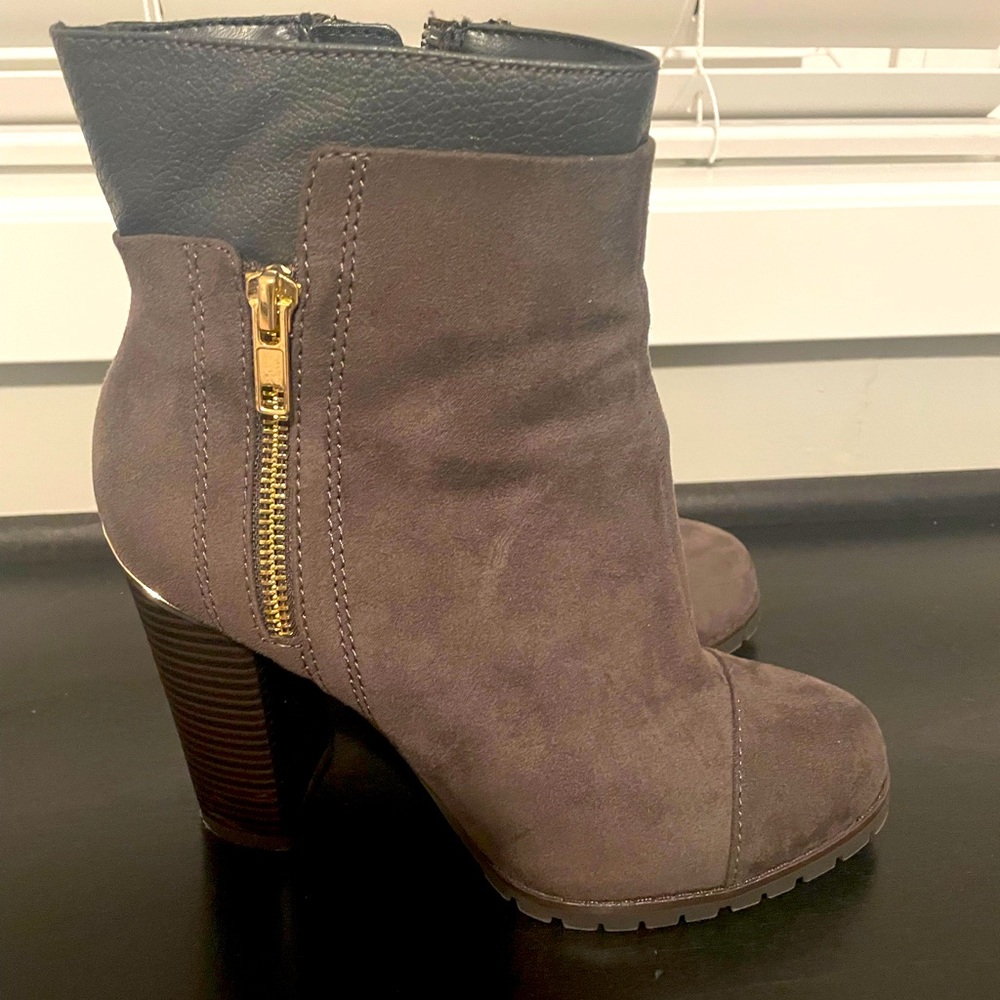 Stylish Juicy Couture Boots :)